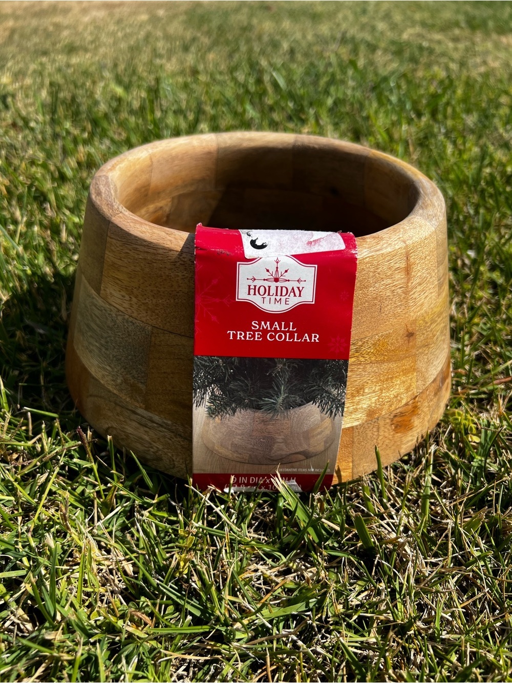 Holiday Time Wooden Tree Collar - Natural Brown with Red Label 9”x4”